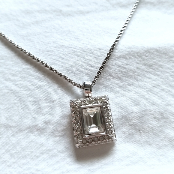 Swarovski Crystal Pendant Necklace - Picture 2 of 8